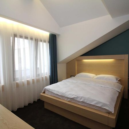 Hotel International Prishtina & Spa Pristina Zimmer foto